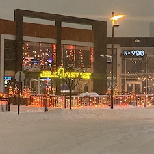 Beautiful-Christmas-Lighting-Installation-for-Restaurants-in-Laval 5